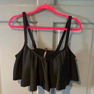 Women’s 16 Black Wireless Flounce Swim Top